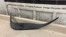 Load image into Gallery viewer, 06 13 Corvette C6 Z06 Driver Rear Quarter Panel Molding AKM49087 GM Splash Guard
