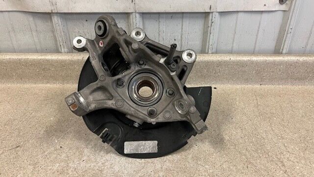 15 23 Dodge Challenger SRT8 Passenger Rear Spindle Assembly Knuckle Right 57K