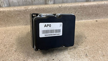 Load image into Gallery viewer, 12 15 Chevrolet Camaro SS ZL1 ABS Anti Lock Brake Pump Module GM 22914250
