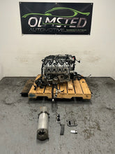Load image into Gallery viewer, LS7 427ci Dry Sump Engine Pullout WARRANTY 600HP 7K MILES, FREE SHIPPING!! 7.0L
