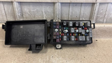 Load image into Gallery viewer, 2009 2013 Corvette C6 Engine Under Hood Fuse Box Block OEM GM 22739140 Z06 59K
