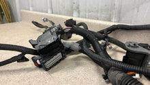 Load image into Gallery viewer, 07 08 Chevrolet Silverado 2500HD GM Engine Wiring Harness Assembly 25830308
