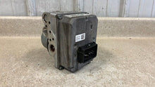 Load image into Gallery viewer, 06 13 Chevrolet Corvette C6 Anti Lock Brake Pump ABS Module OEM GM 25886839 21K
