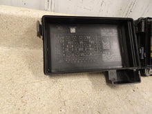 Load image into Gallery viewer, 2009 2013 Corvette C6 Engine Under Hood Fuse Box Block OEM GM 22739140 Z06 62K
