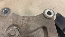 Load image into Gallery viewer, 10 15 Camaro SS LH Driver Side Rear Spindle Assembly GM Knuckle Hub Left LH
