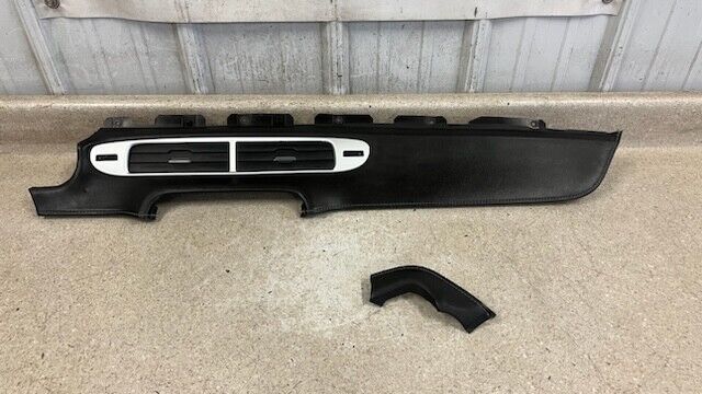 10 15 Chevrolet Camaro SS Black Leather Dash Trim Pad Vents 2 Pieces GM 22880754
