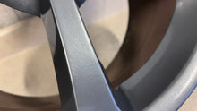Load image into Gallery viewer, 10 13 Chevrolet C6 Corvette Factory 18&#39;&#39; Front Wheel 18x9.5 Speedline 9597860 GM
