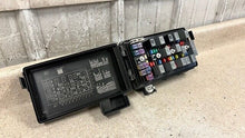 Load image into Gallery viewer, 2009 2013 Corvette C6 Engine Under Hood Fuse Box Block OEM GM 22739140 Z06 33K
