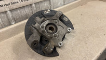 Load image into Gallery viewer, 10 15 Camaro SS RH Passenger Side Rear Spindle GM Knuckle Hub Right 92239046 35K
