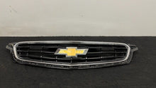 Load image into Gallery viewer, 2014 2015 Chevrolet SS Sedan Caprice Front Bumper Grille Factory GM 92258412 OEM
