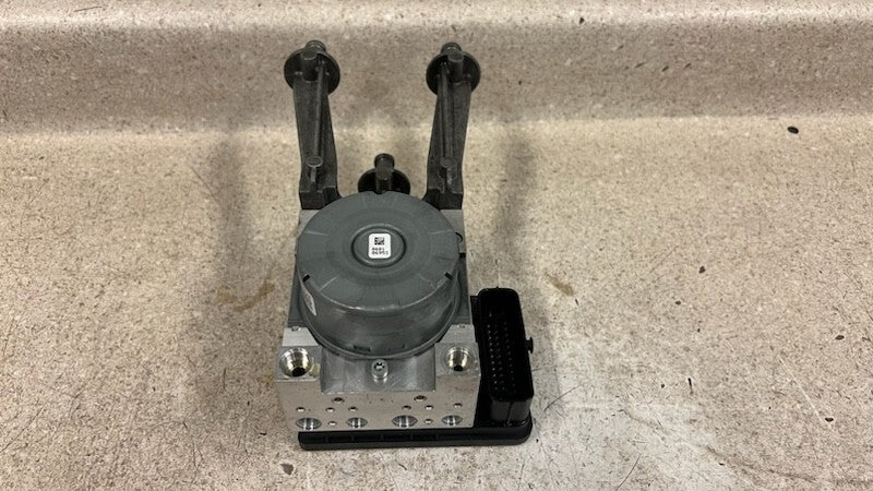 2015 Dodge Challenger SRT ABS Pump Anti Lock Brake Control Module 68290444AA 57K