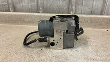 Load image into Gallery viewer, 2003 2004 C5 Corvette OEM ABS ANTI LOCK BRAKE PUMP MODULE PB Code 10331728
