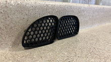 Load image into Gallery viewer, 98 02 Pontiac Firebird Trans AM WS6 Right Front Fender Grilles Vent GM Factory
