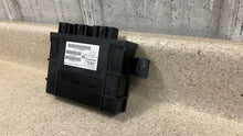 Load image into Gallery viewer, 10 13 C6 Corvette Z06 Keyless Entry Control Module OEM GM 25971235 Door Lock 31K
