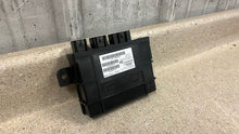 Load image into Gallery viewer, 10 13 C6 Corvette Z06 Keyless Entry Control Module OEM GM 25971235 Door Lock 31K
